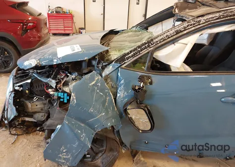 2025 Toyota Rav4 Hybrid Xse from USA, damaged, VIN 4T3E6RFV6SU182913